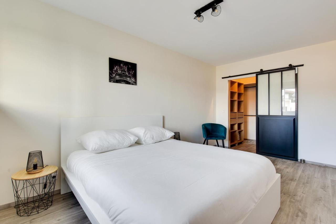 Апартаменты Appart Cosy Quartier Calme Hyper Centre Parking Маньи-ле-Онгр Экстерьер фото