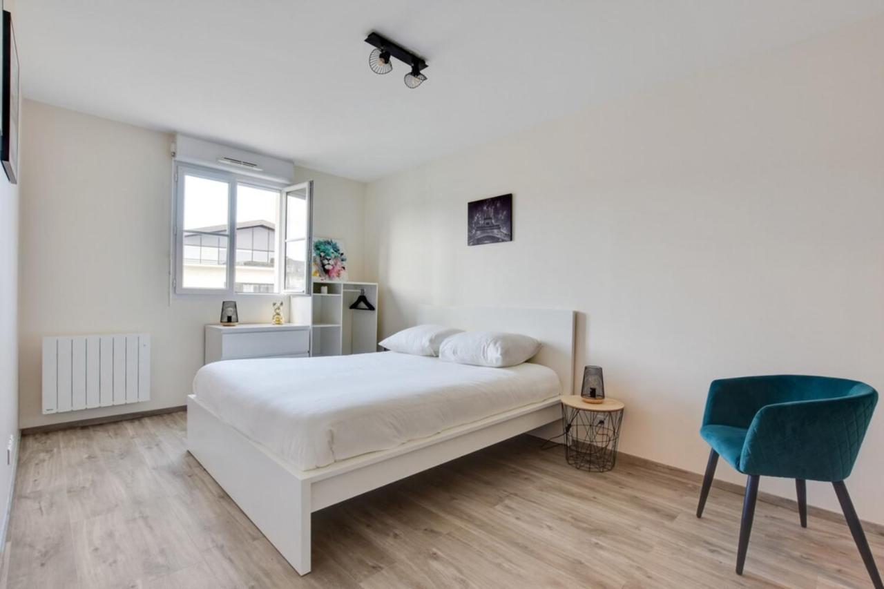 Апартаменты Appart Cosy Quartier Calme Hyper Centre Parking Маньи-ле-Онгр Экстерьер фото